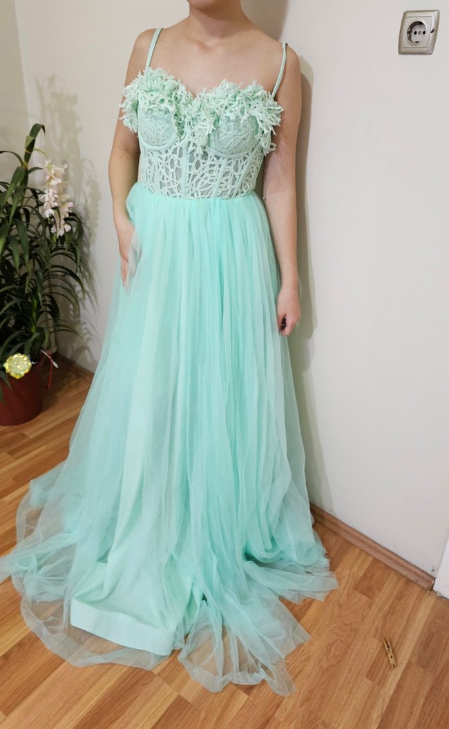 Turkuaz Dantel Detaylı Uzun Nişan Elbisesi - Görsel 2