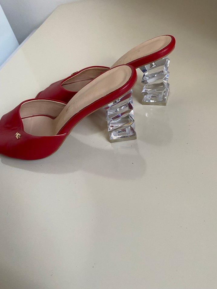 Kırmızı Tokalı Kadın Topuklu Terlik - Görsel 3