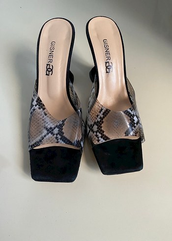 Pembe  ve Siyah Yılan Desenli  Topuklu Terlik - Görsel 4