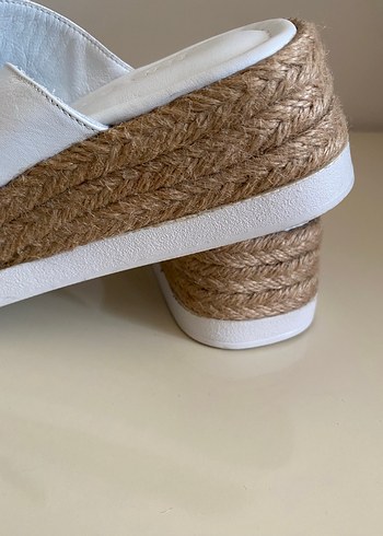 HEYZEN ORİJİNAL DERİ Beyaz Toka Detaylı Kadın Terlik - Görsel 12