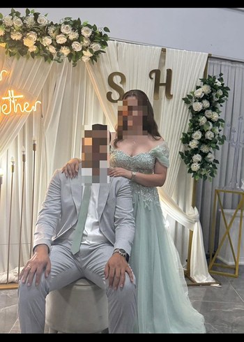 Su yeşili nişan elbisesi