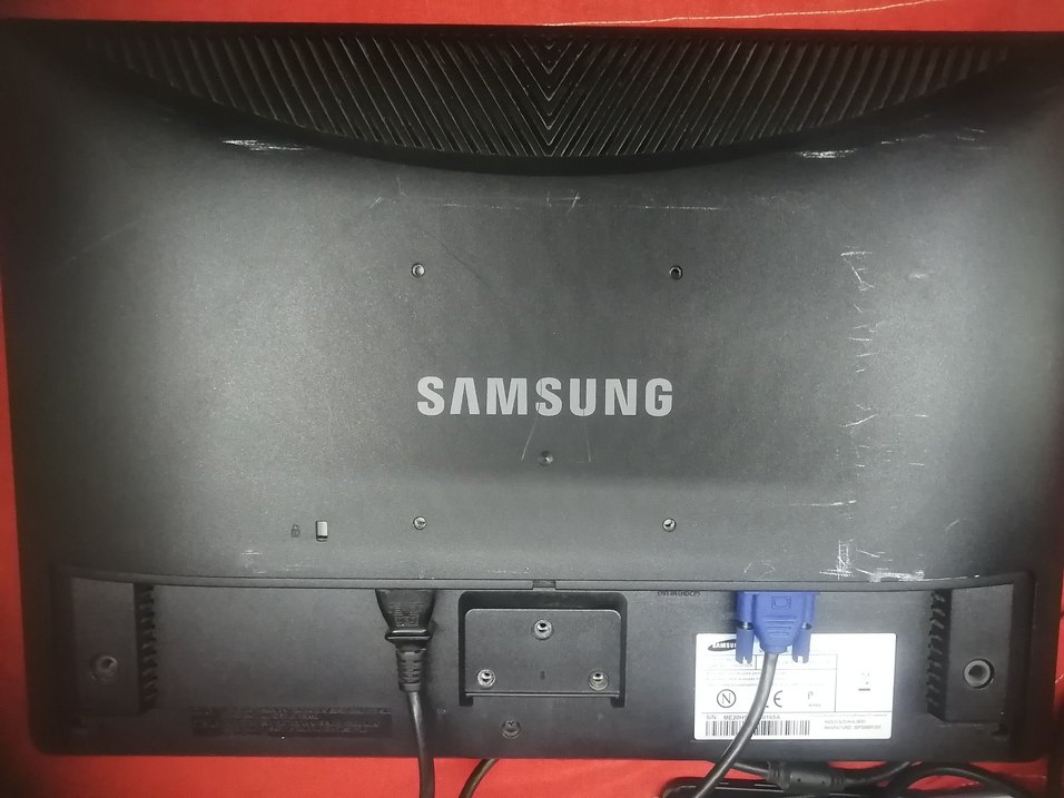 Samsung 20" MONİTÖR - Görsel 3
