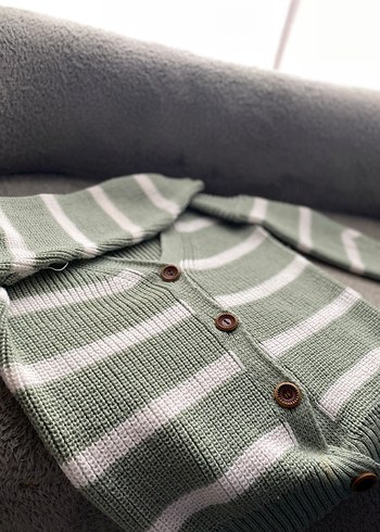 Çizgili Örgü Hırka - Görsel 3