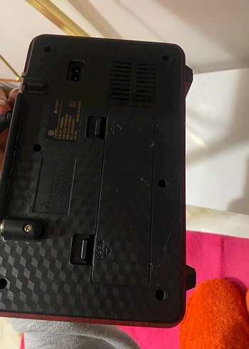 Altın Renkli Retro Müzik Sistemi - Görsel 5