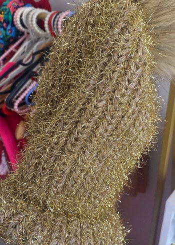 Kadın Altın Renk Tüylü Örgü Bere - Görsel 2