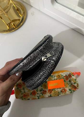 Çok Renkli Yılan Desenli Deri Makyaj Çantası - Görsel 2