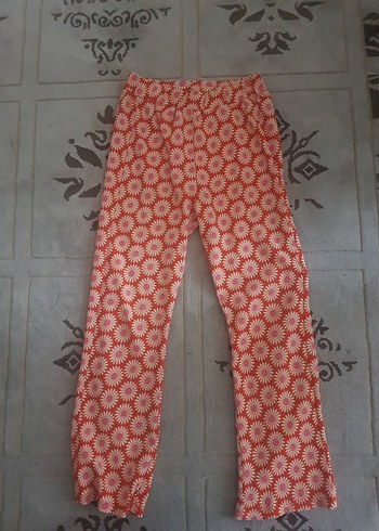 10 Yaş Beden Rahat Kesim Kısa Kollu Kırmızı Desenli Pijama Takımı