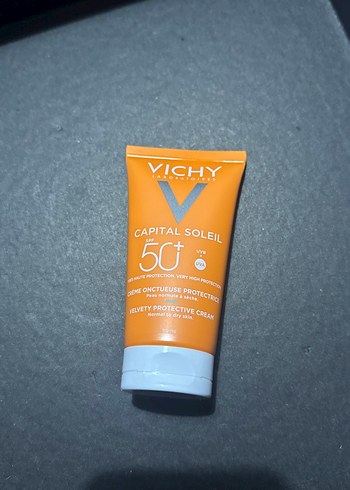 Vichy Capital Soleil SPF 50+ Güneş Kremi - Görsel 2