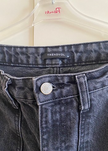 Trendyol & Milla Siyah Cepli Kesim Kot Pantolon