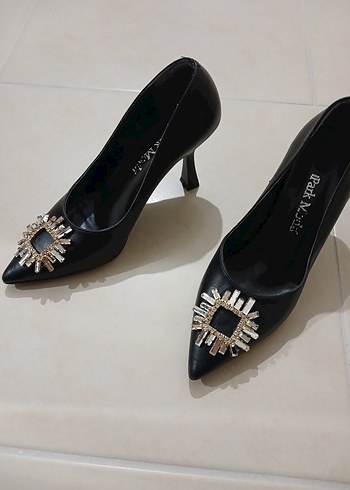 Siyah Stiletto Tokalı Kadın Topuklu Ayakkabı - Görsel 5