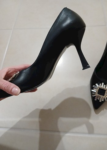 Siyah Stiletto Tokalı Kadın Topuklu Ayakkabı - Görsel 7