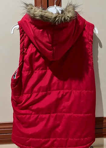 Kırmızı Kürklü Kadın Hafif Şişme Yelek - Görsel 4