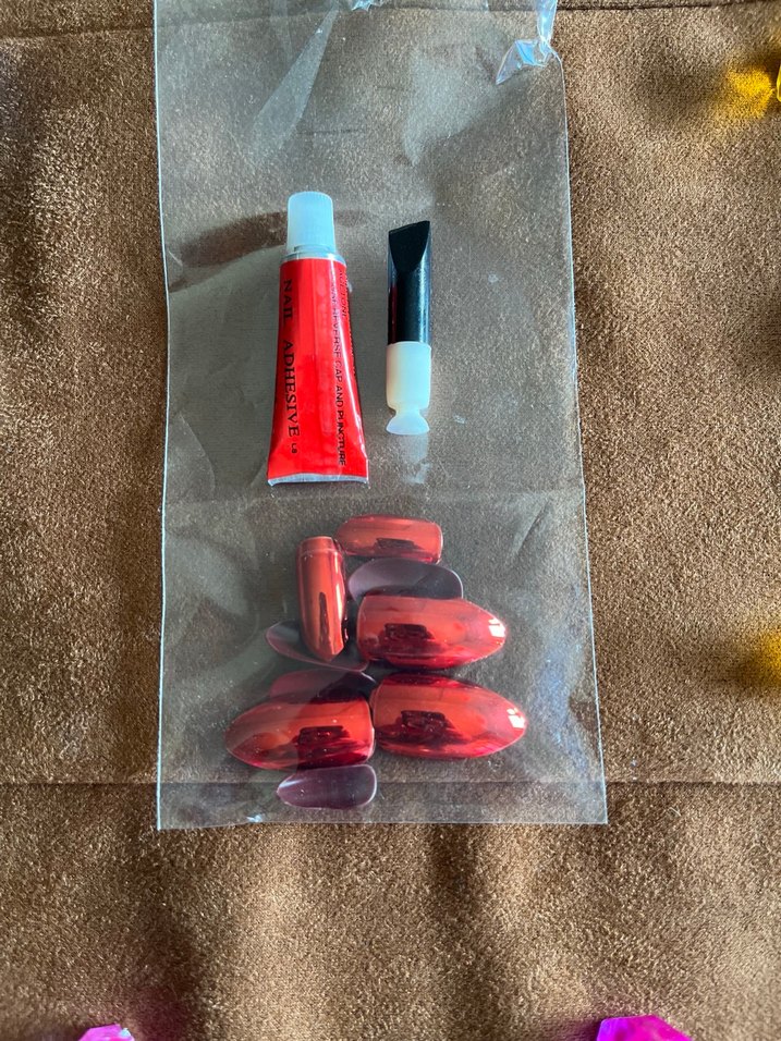 Koyu Kırmızı Parlak Takma Tırnak Seti - Görsel 2