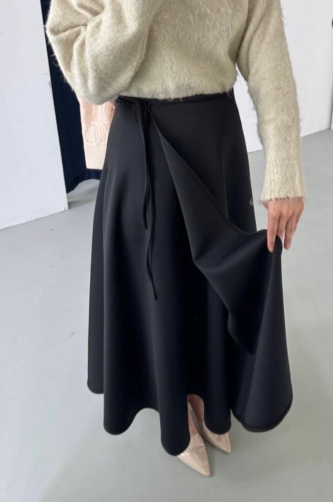 Bol Kesim Uzun Siyah Kadın Etek - Görsel 2