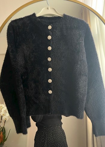 Siyah Düğmeli Kadın Hırka - Görsel 2