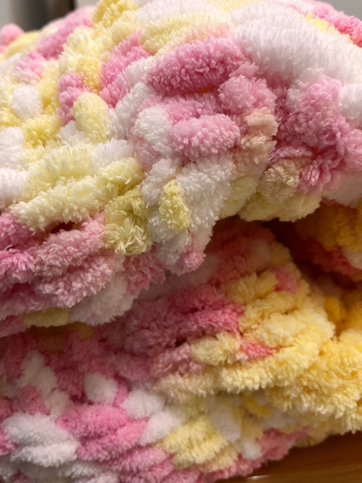 Çocuklar için Renkli Bağlama Desenli Örgü Battaniye - Görsel 3