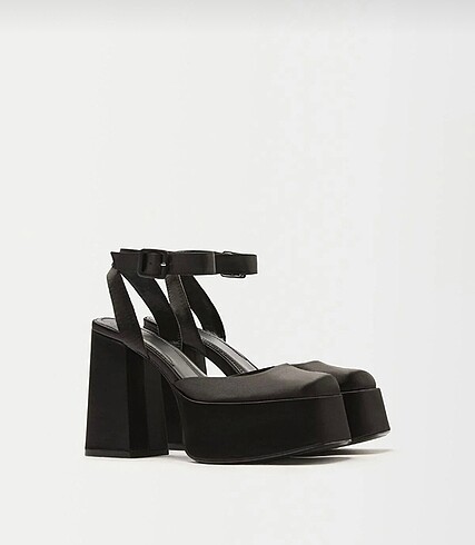Bershka Topuklu Maksi Platform Sandalet