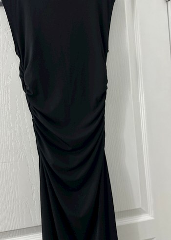 Siyah Drapeli Uzun V Yaka Elbise - Görsel 3