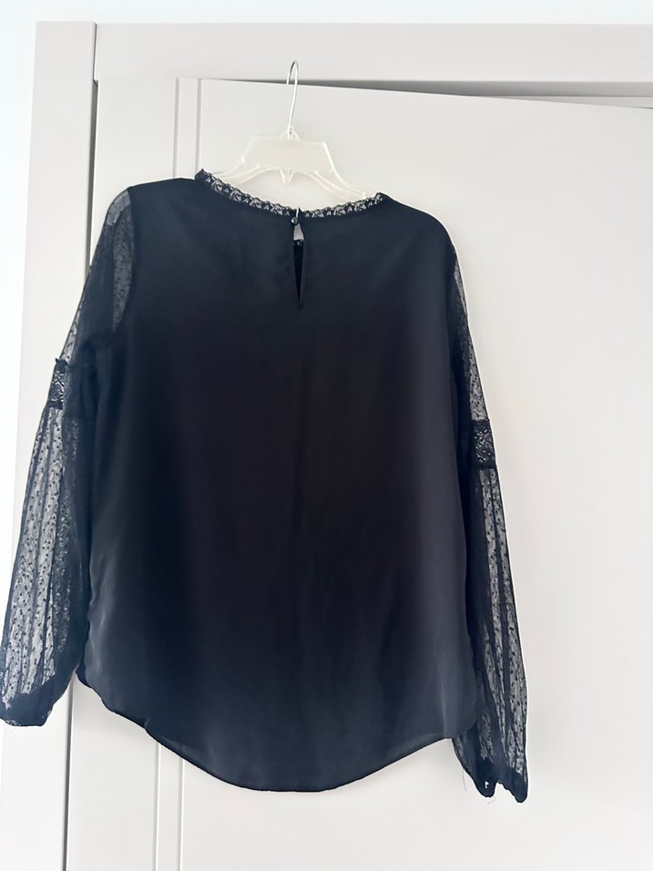 Dantel Detaylı Siyah V Yaka Gömlek - Görsel 5