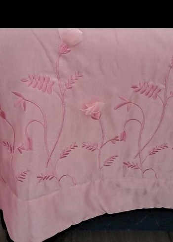 Nakışlı Pembe Yatak Örtüsü - Görsel 3