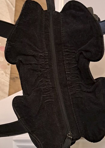 Siyah Kadife Fırfırlı Gül Detaylı El Çantası - Görsel 4