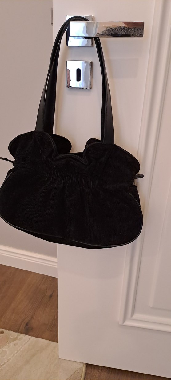 Siyah Kadife Fırfırlı Gül Detaylı El Çantası - Görsel 2