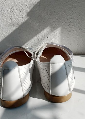 Beyaz Puantiyeli Tokalı Kız Babet - Görsel 2