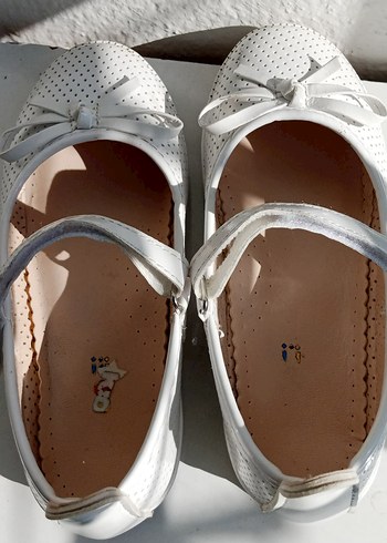 Beyaz Puantiyeli Tokalı Kız Babet - Görsel 3