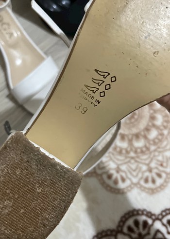 Beyaz Blok Topuklu Bağcıklı Kadın Ayakkabı - Görsel 3