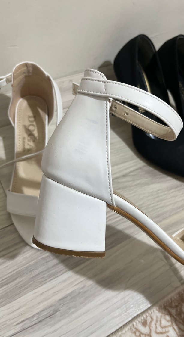 Beyaz Blok Topuklu Bağcıklı Kadın Ayakkabı - Görsel 2