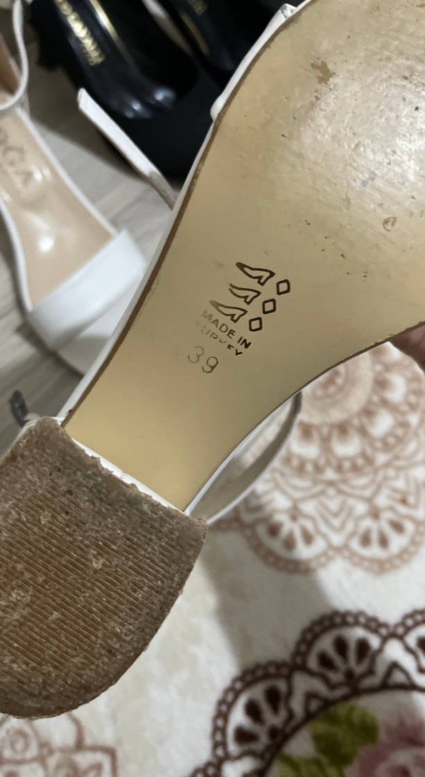 Beyaz Blok Topuklu Bağcıklı Kadın Ayakkabı - Görsel 3