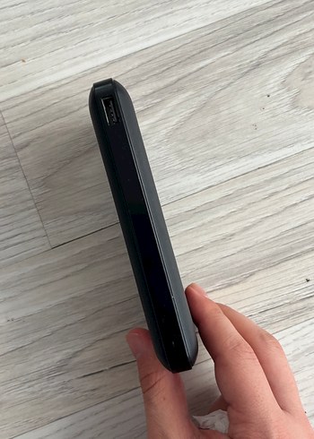 10 Ah Kapasiteli Siyah Power Bank - Görsel 3