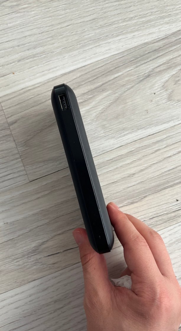 10 Ah Kapasiteli Siyah Power Bank - Görsel 3