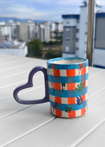 Renkli Kareli Kalp Kulplu Kupa - Görsel 2