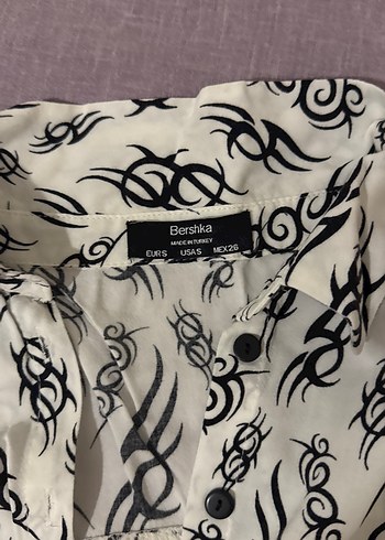 Bershka Uzun Kollu, Düğmeli Beyaz Siyah Desenli Gömlek