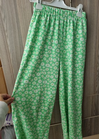 Yeşil Desenli Kız Çocuk Pantolon - Görsel 2