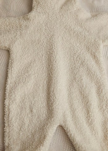 Beyaz Peluş Bebek Tulumu Kapüşonlu - Görsel 4