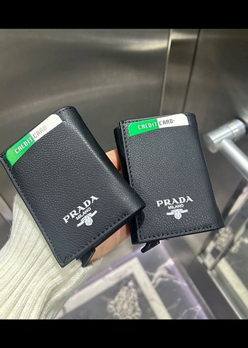 Prada Siyah Erkek Cüzdanı - Sokak Stili - Görsel 4