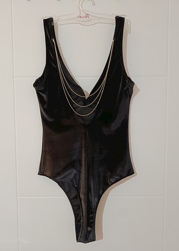Zincir Detaylı Siyah Bodysuit