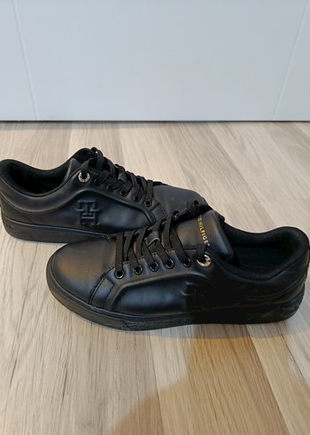 Tommy Hilfiger Siyah Tommy Hilfiger Kadın Sneaker