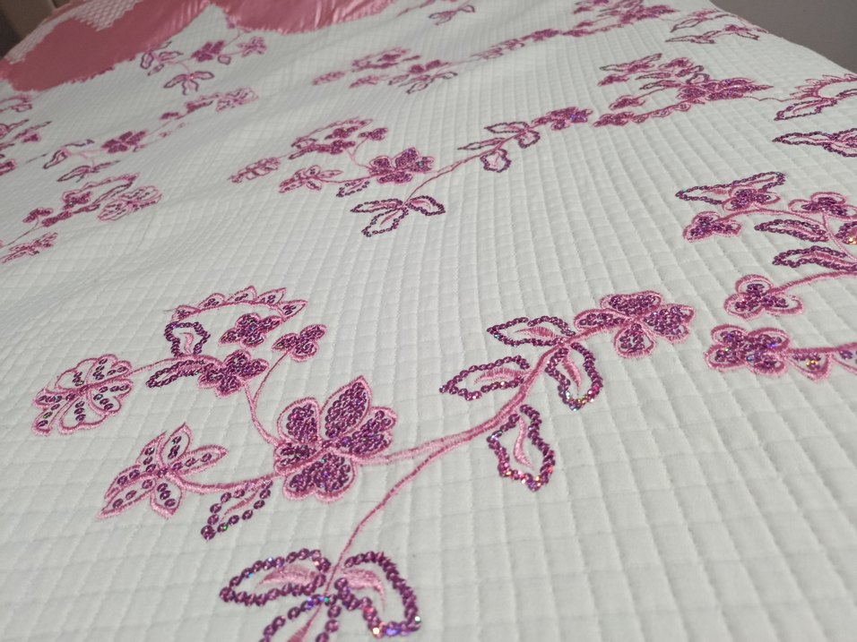Pembe Nakışlı Yatak Örtüsü - Görsel 4