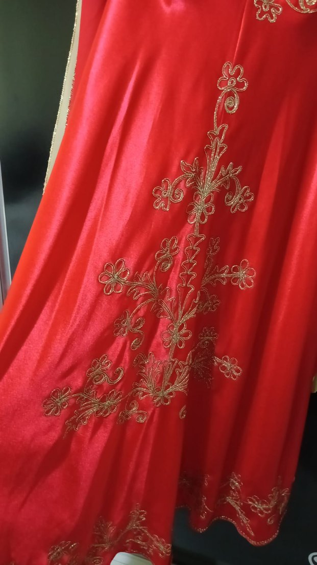 Kırmızı Nakışlı Uzun V Yaka Kadın Bindallı Kaftanı - Görsel 5