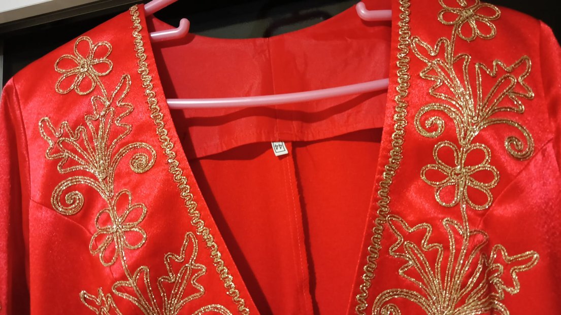 Kırmızı Nakışlı Uzun V Yaka Kadın Bindallı Kaftanı - Görsel 2