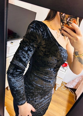 Siyah Tek Omuz Kadife Mini Elbise - Görsel 4