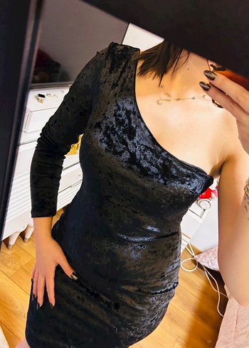 Siyah Tek Omuz Kadife Mini Elbise - Görsel 3