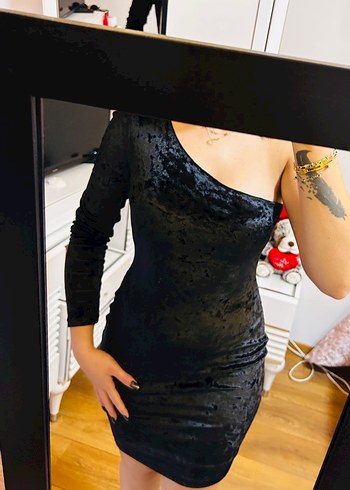 Siyah Tek Omuz Kadife Mini Elbise - Görsel 2