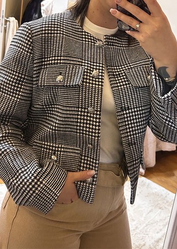 H&M Marka Düğmeli Kısa Ekose Desenli Kadın Ceket - Görsel 5