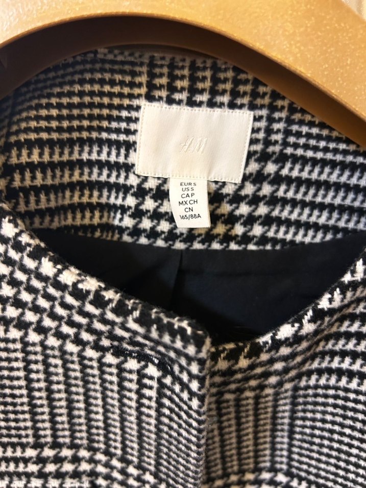 H&M Marka Düğmeli Kısa Ekose Desenli Kadın Ceket - Görsel 3