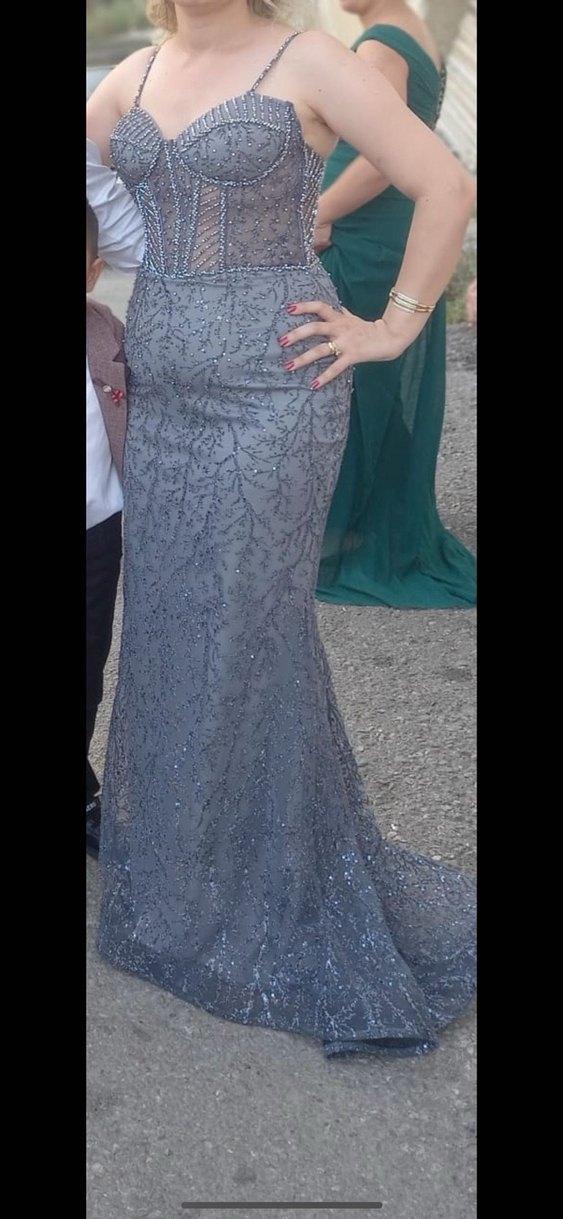 Boncuk İşlemeli V Yaka Uzun Gri Nişan Elbisesi - Görsel 4