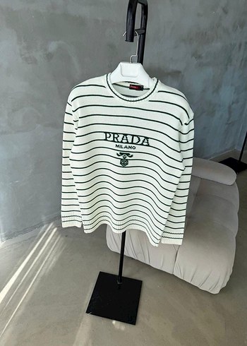 Prada kazaklar